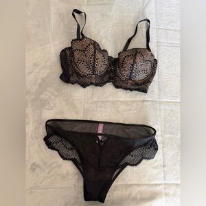 Adore Me 6 sets of sexy lingerie
